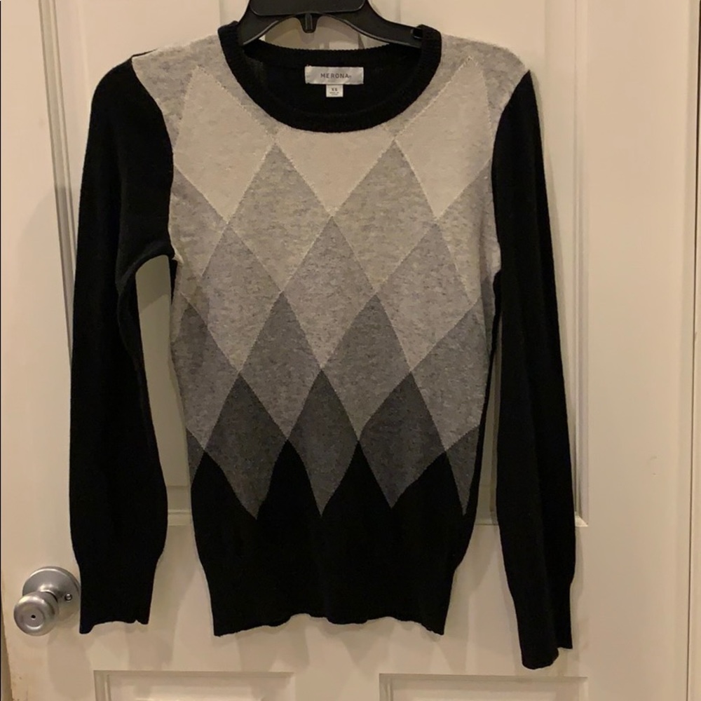 Women’s Argyle Design Sweater